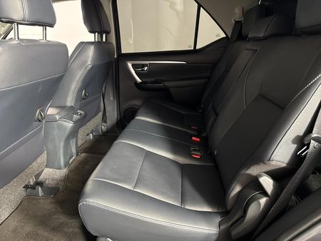 2024-Toyota-Fortuner-24-GD-6-RB-Auto_3