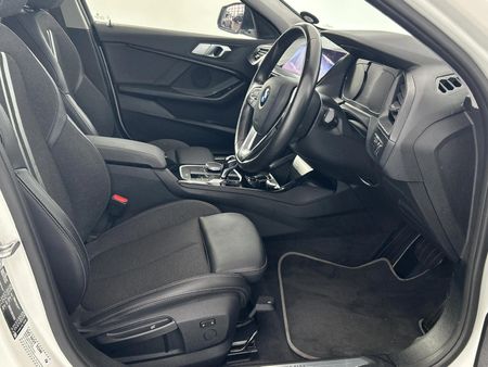 2020-BMW-1-Series-118i-Sport-Line_9