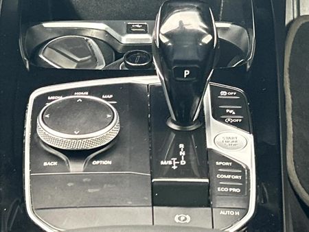 2020-BMW-1-Series-118i-Sport-Line_10