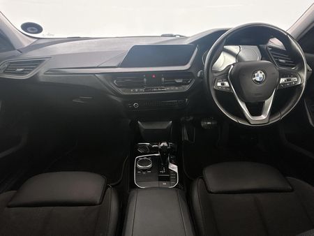 2020-BMW-1-Series-118i-Sport-Line_1