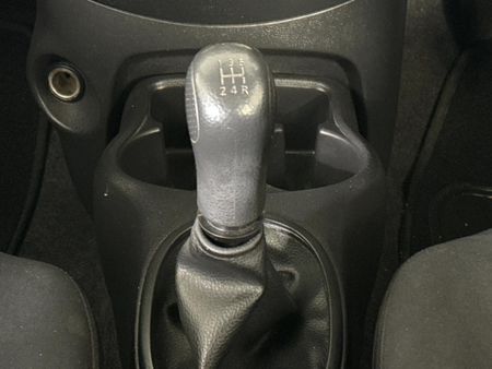 2011-Nissan-Micra-12-Acenta-5-dr_10