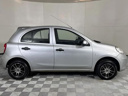 2011-Nissan-Micra-12-Acenta-5-dr_16