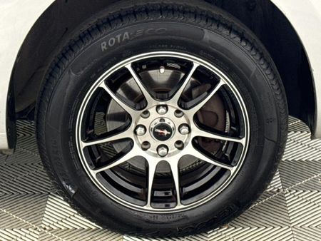 2011-Nissan-Micra-12-Acenta-5-dr_5