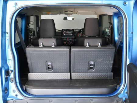 2021-Suzuki-Jimny-15-GLX_11