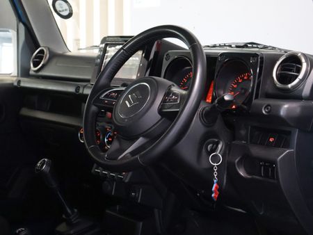 2021-Suzuki-Jimny-15-GLX_12