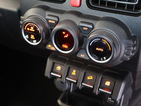 2021-Suzuki-Jimny-15-GLX_18
