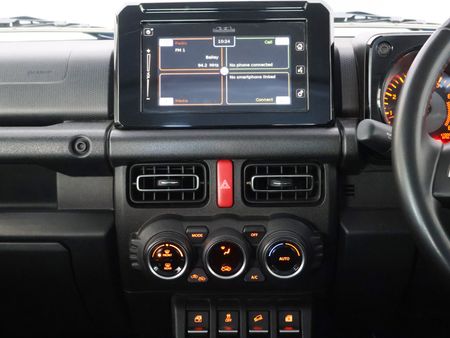 2021-Suzuki-Jimny-15-GLX_24