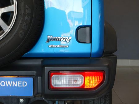 2021-Suzuki-Jimny-15-GLX_26