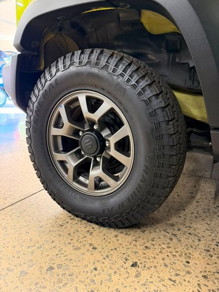 2024-Suzuki-Jimny-15-GLX-AllGrip-5-Door-Auto_11