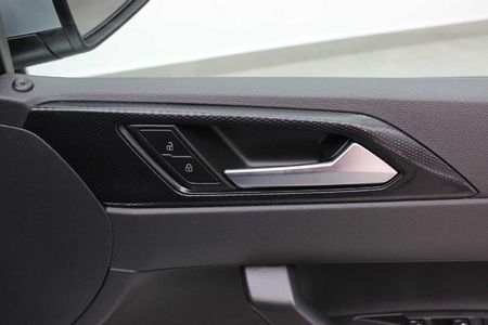 2025-Volkswagen-Polo-10-TSI-Life-Auto-DSG_17