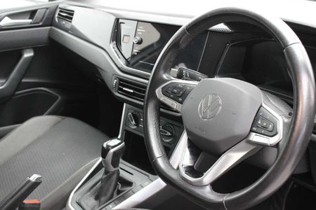 2025-Volkswagen-Polo-10-TSI-Life-Auto-DSG_21