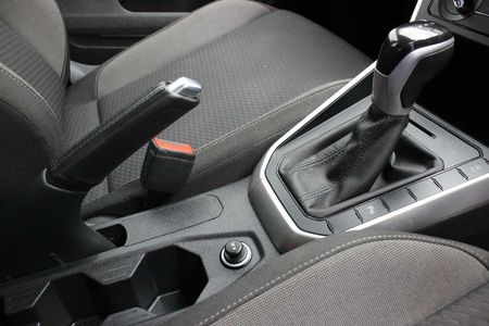 2025-Volkswagen-Polo-10-TSI-Life-Auto-DSG_26