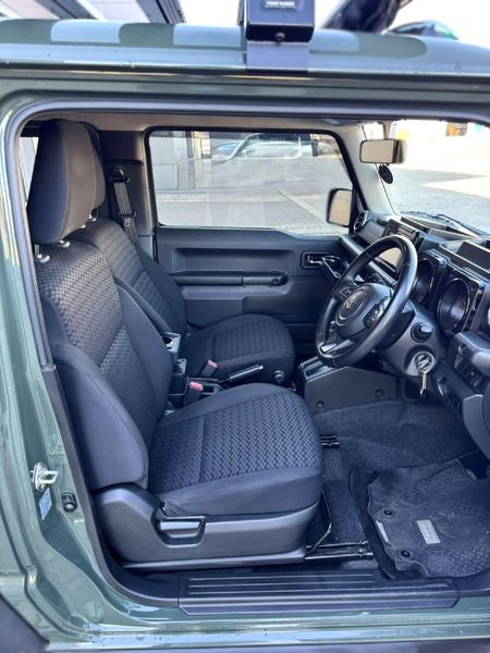 2022-Suzuki-Jimny-15-GLX-Auto_15