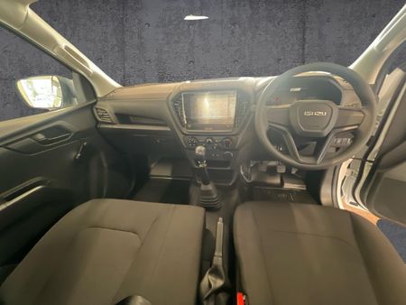 2026-Isuzu-D-Max-19-DDI-HR-Single-Cab_16