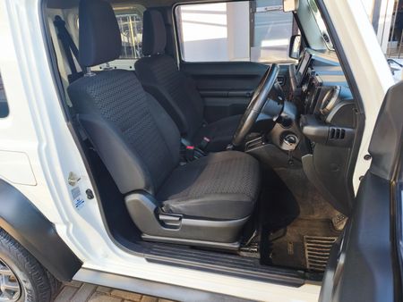 2022-Suzuki-Jimny-15-GLX-Auto_12