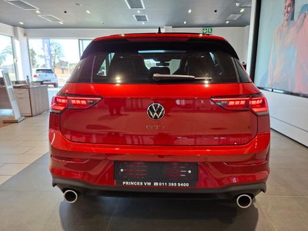 2026-Volkswagen-Golf-8-GTI-20-TSI-DSG_3