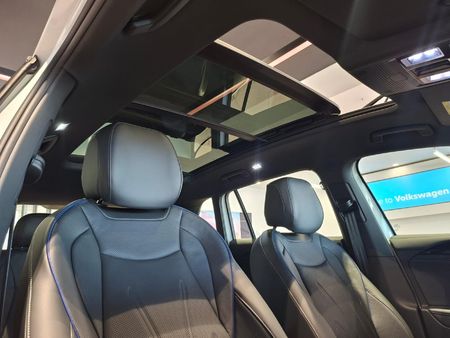 2026-Volkswagen-Tiguan-20-TSI-R-Line-4Motion-Auto_10
