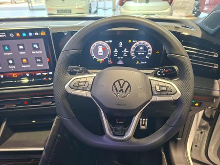 2026-Volkswagen-Tiguan-20-TSI-R-Line-4Motion-Auto_16