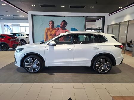 2026-Volkswagen-Tiguan-20-TSI-R-Line-4Motion-Auto_1
