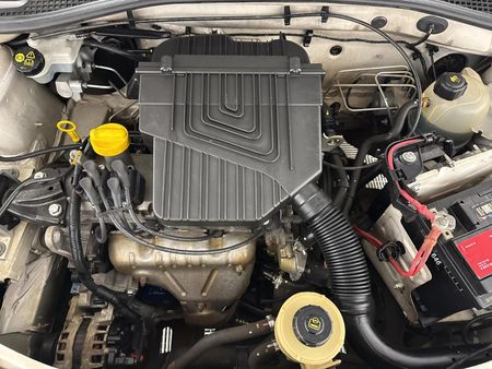 2019-Nissan-NP200-16_11