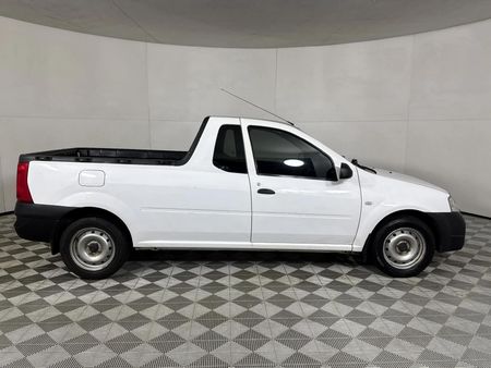 2019-Nissan-NP200-16_14