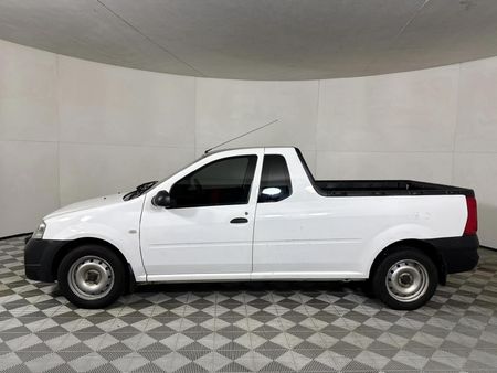 2019-Nissan-NP200-16_16