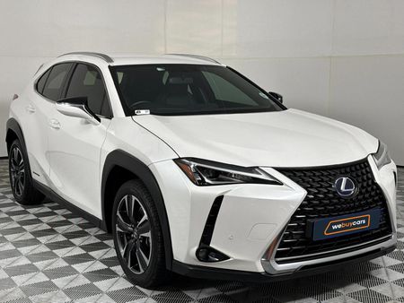 2020-Lexus-UX-250h-EX_15