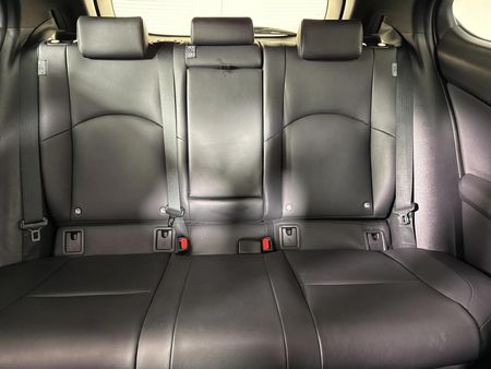 2020-Lexus-UX-250h-EX_3