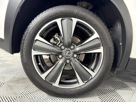 2020-Lexus-UX-250h-EX_7