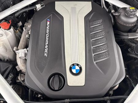 2020-BMW-X5-M50d_13