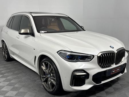 2020-BMW-X5-M50d_16