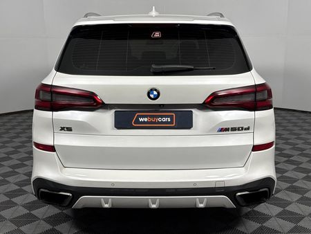 2020-BMW-X5-M50d_18