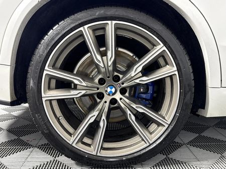2020-BMW-X5-M50d_7