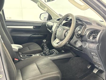 2021-Toyota-Hilux-24-GD-6-Raider-4x4-Double-Cab_9