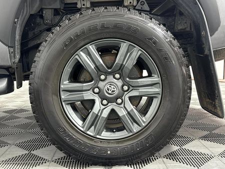 2021-Toyota-Hilux-24-GD-6-Raider-4x4-Double-Cab_6