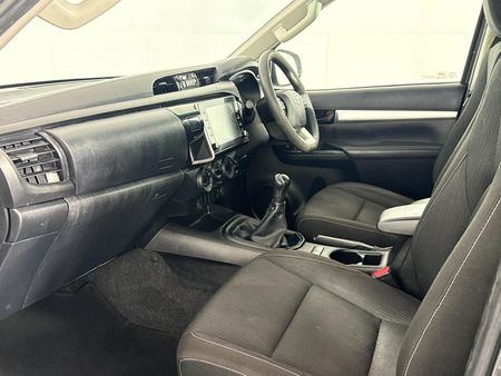 2021-Toyota-Hilux-24-GD-6-Raider-4x4-Double-Cab_8