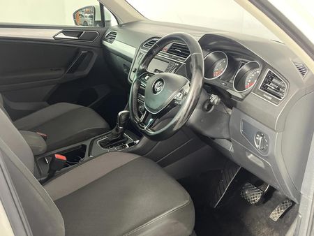 2017-Volkswagen-Tiguan-14-TSI-Comfortline-Auto-110kW_9