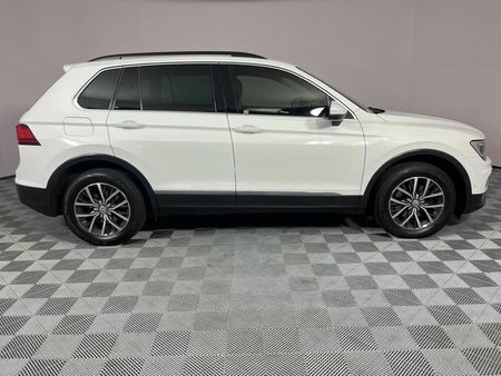 2017-Volkswagen-Tiguan-14-TSI-Comfortline-Auto-110kW_17