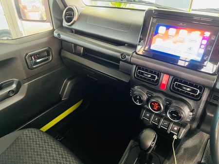 2021-Suzuki-Jimny-15-GLX-Auto_15