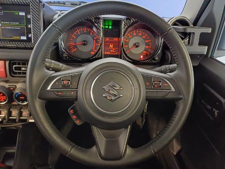 2025-Suzuki-Jimny-15-GLX-Auto_22