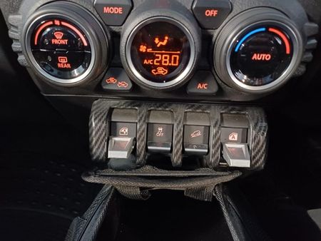 2025-Suzuki-Jimny-15-GLX-Auto_30