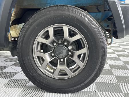 2022-Suzuki-Jimny-15-GL-Auto_17