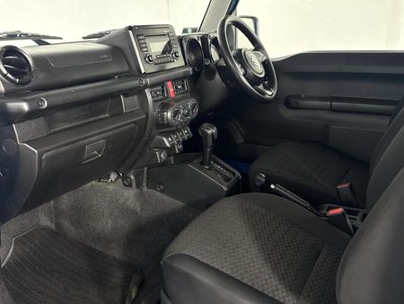 2022-Suzuki-Jimny-15-GL-Auto_8
