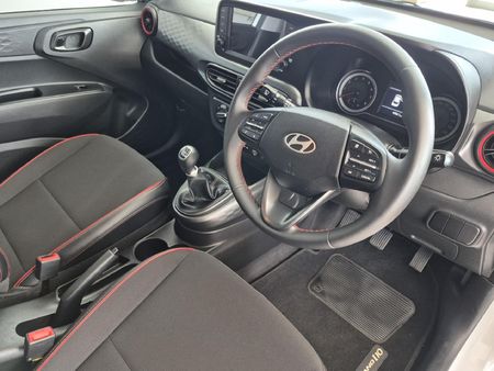 2024-Hyundai-Grand-i10-10-Fluid_2