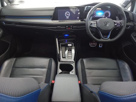 2024-Volkswagen-Golf-8-20-TSI-R-DSG_9