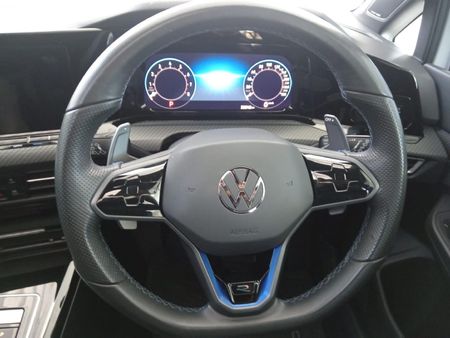 2024-Volkswagen-Golf-8-20-TSI-R-DSG_10