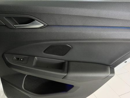 2024-Volkswagen-Golf-8-20-TSI-R-DSG_14