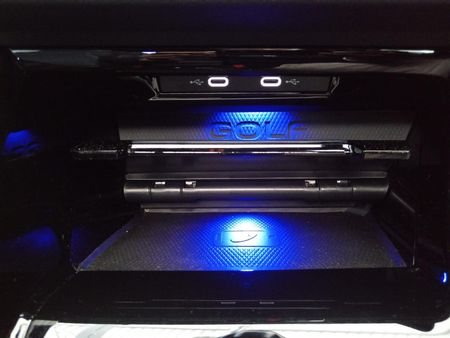 2024-Volkswagen-Golf-8-20-TSI-R-DSG_21