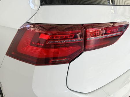 2024-Volkswagen-Golf-8-20-TSI-R-DSG_28