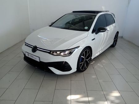 2024-Volkswagen-Golf-8-20-TSI-R-DSG_2